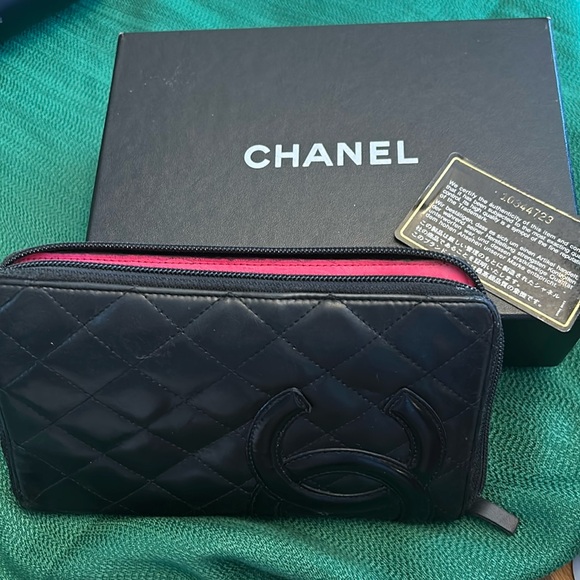 Authentic CHANEL Cambon Black on Black Leather Zip Wallet - Picture 1 of 13